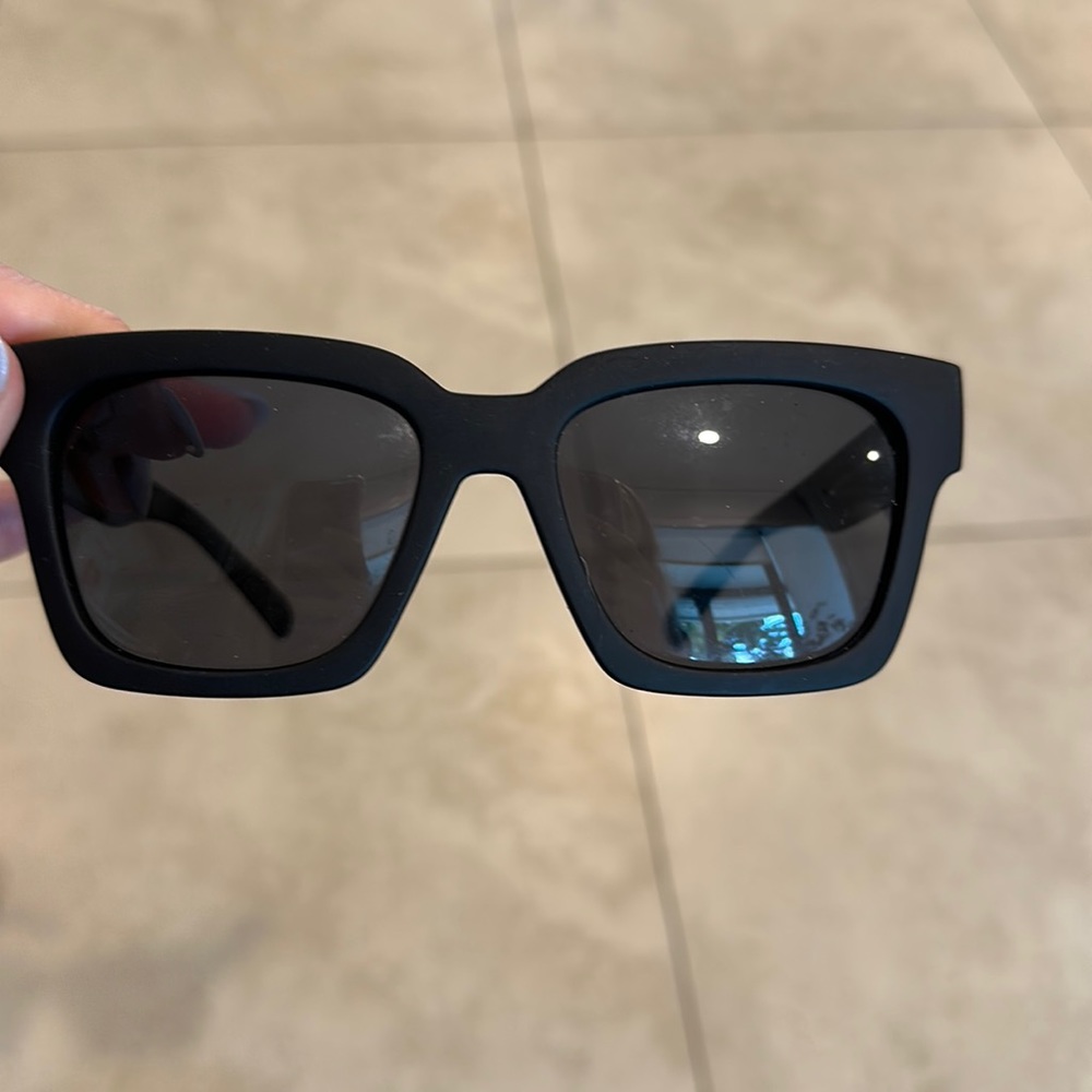 Le specs sunglasses